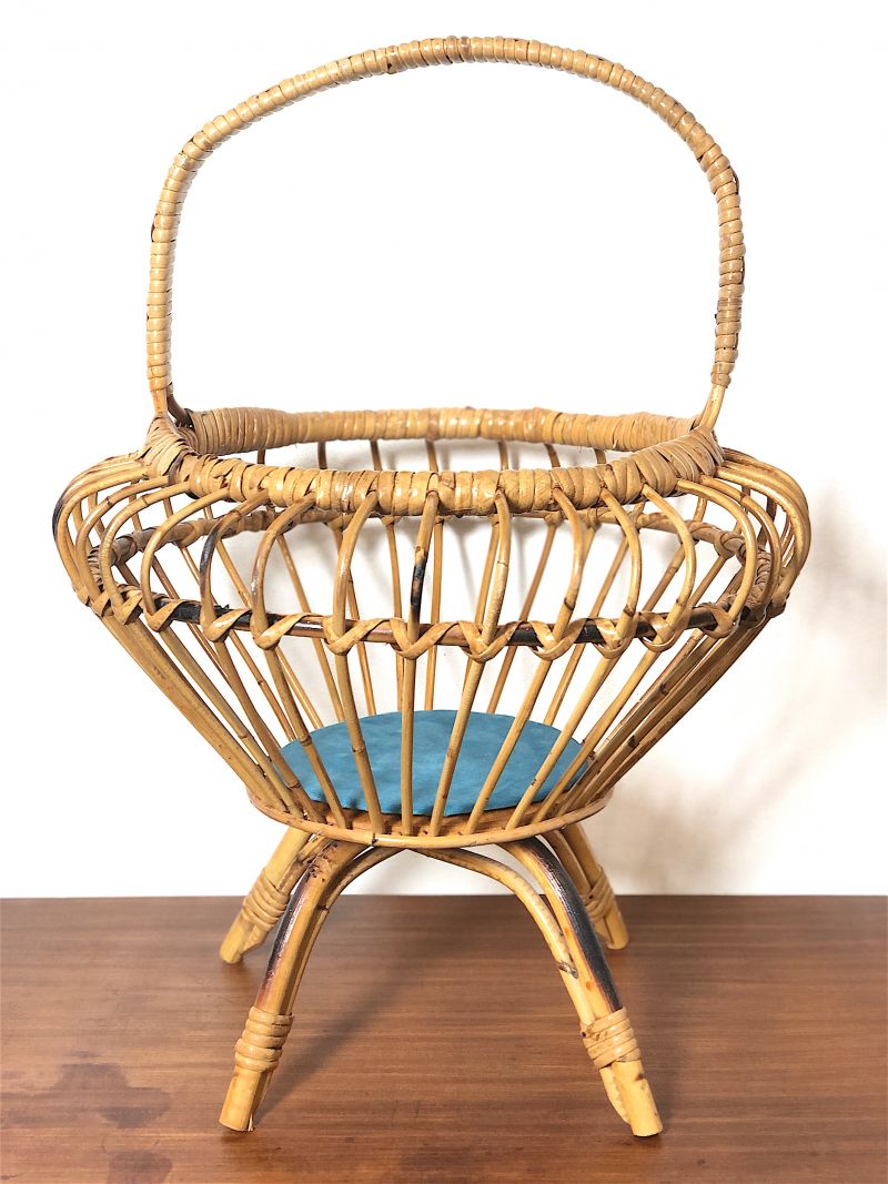 Vintage Wicker Object Holder from the 1960s Made in Italy