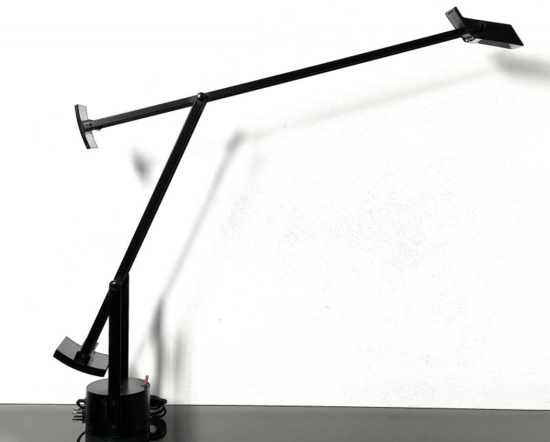 Lampada da Tavolo TIZIO di Artemide Design Richard Sapper 1972 Made in Italy